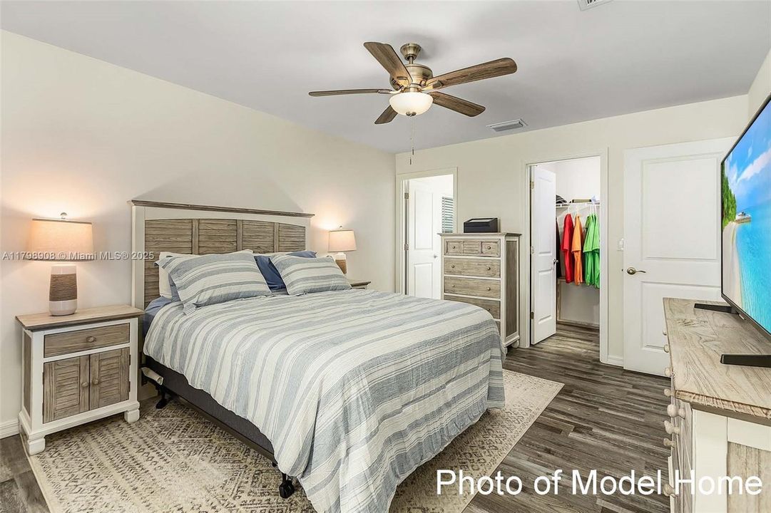 合同活跃: $437,990 (4 贝兹, 3 浴室, 1767 平方英尺)