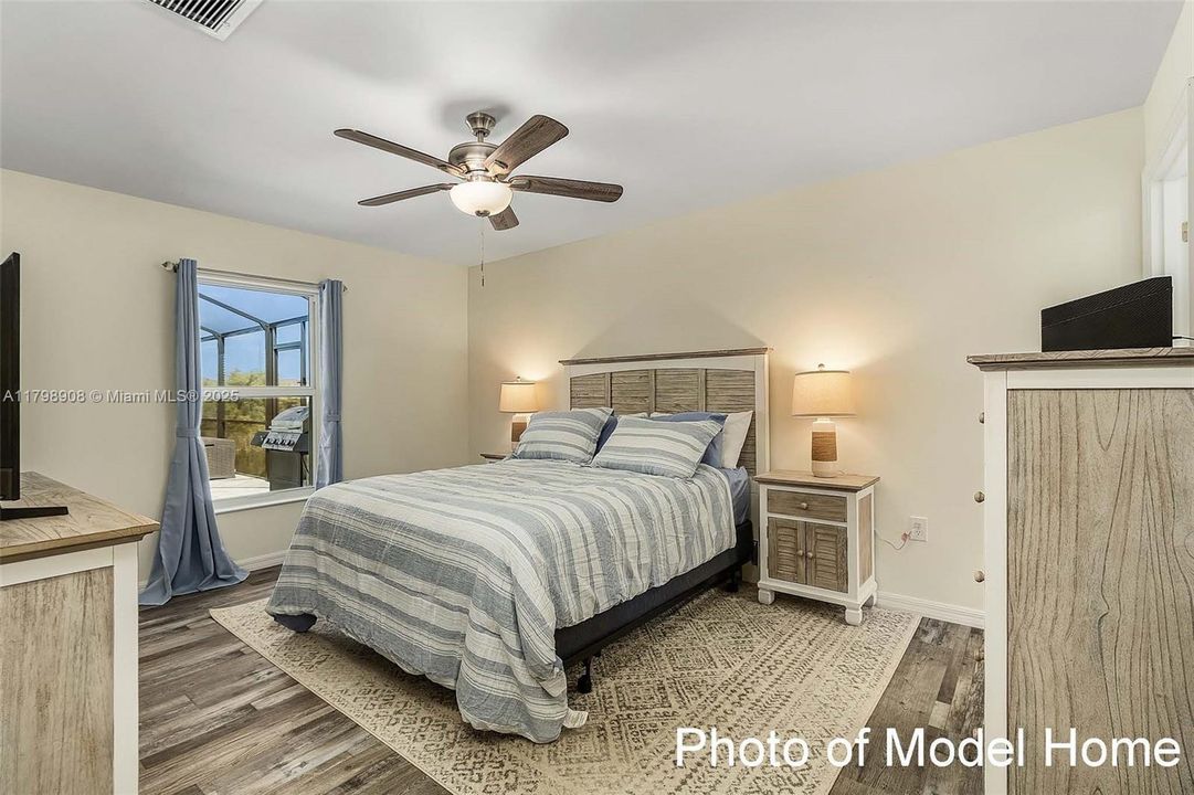 合同活跃: $437,990 (4 贝兹, 3 浴室, 1767 平方英尺)