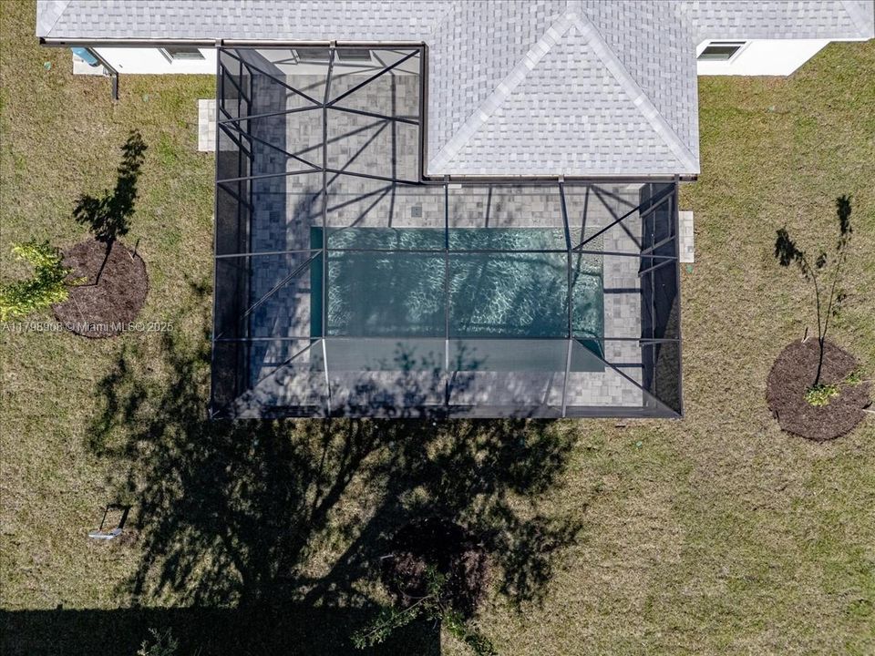 合同活跃: $437,990 (4 贝兹, 3 浴室, 1767 平方英尺)