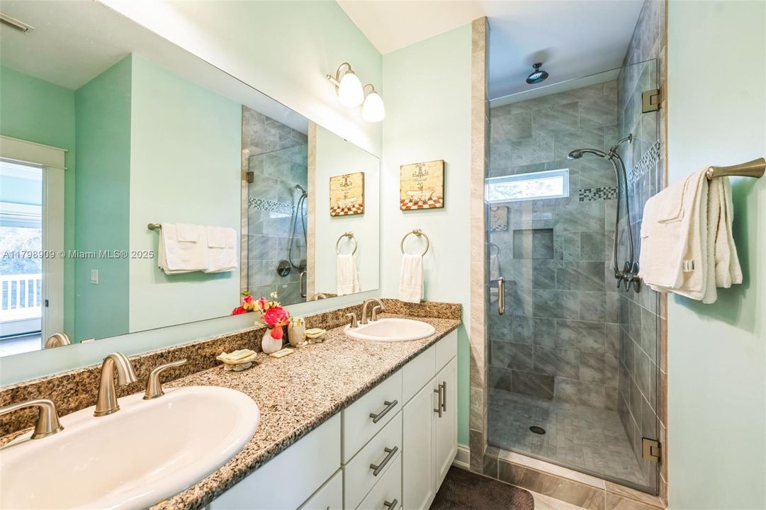 待售: $1,233,500 (3 贝兹, 3 浴室, 2324 平方英尺)