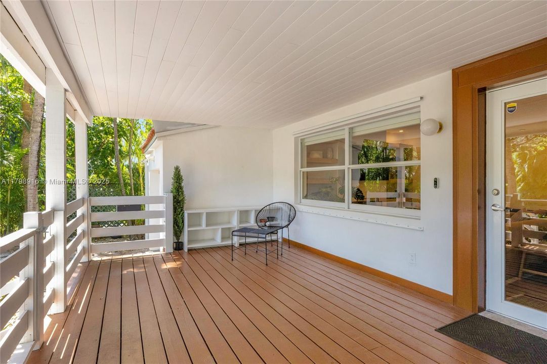 Недавно продано: $2,495,000 (3 спален, 4 ванн, 2076 Квадратных фут)