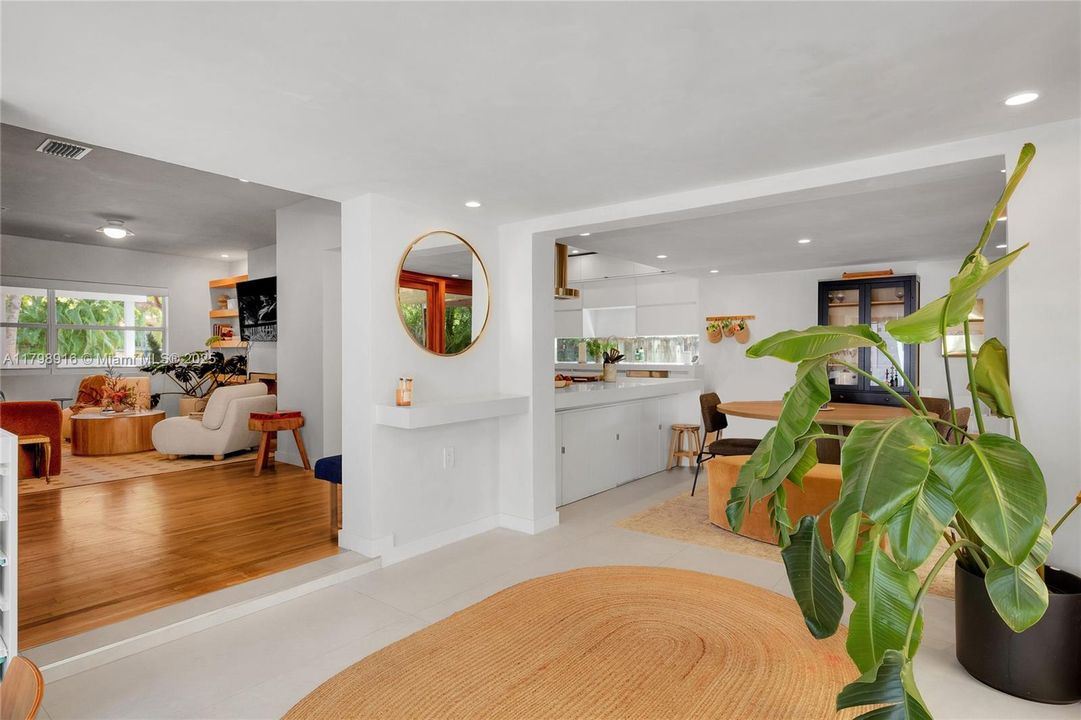 Недавно продано: $2,495,000 (3 спален, 4 ванн, 2076 Квадратных фут)