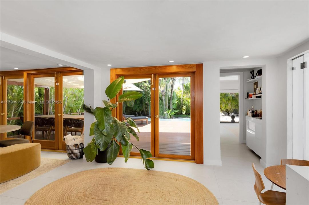 Недавно продано: $2,495,000 (3 спален, 4 ванн, 2076 Квадратных фут)