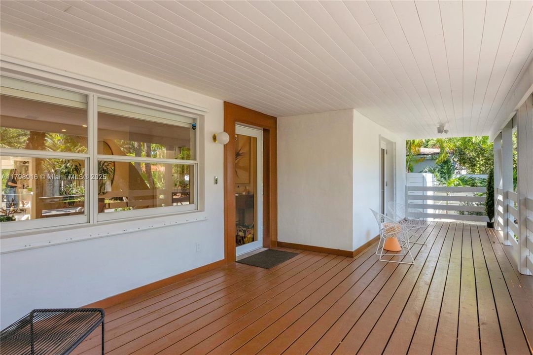 Недавно продано: $2,495,000 (3 спален, 4 ванн, 2076 Квадратных фут)