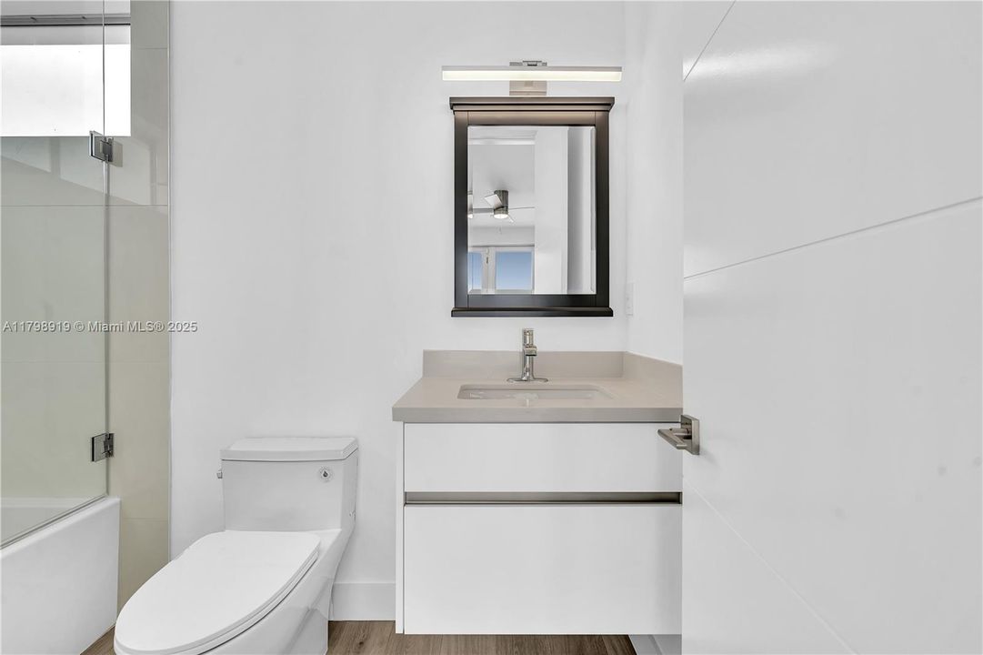 Под контрактом: $2,150,000 (5 спален, 7 ванн, 0 Квадратных фут)