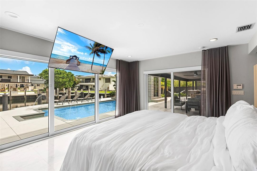 For Sale: $2,995,000 (3 beds, 2 baths, 2167 Square Feet)
