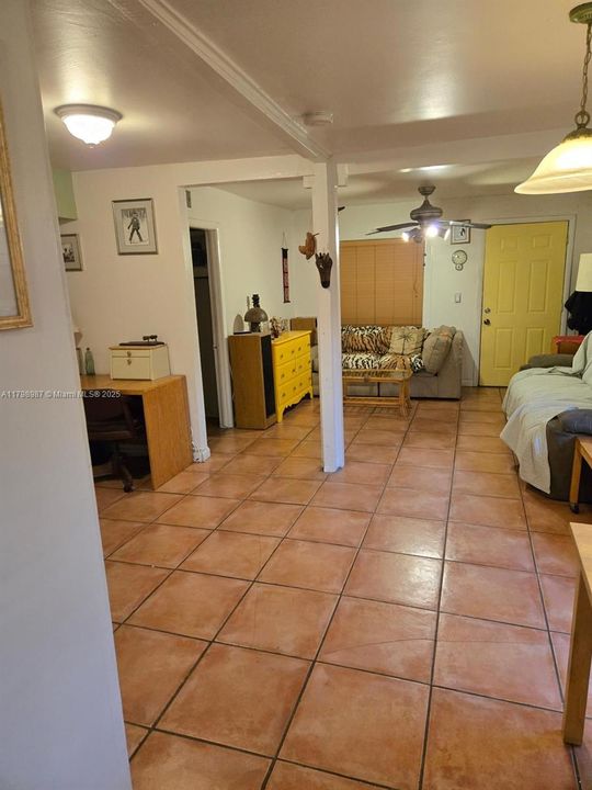 Недавно продано: $348,000 (2 спален, 1 ванн, 972 Квадратных фут)