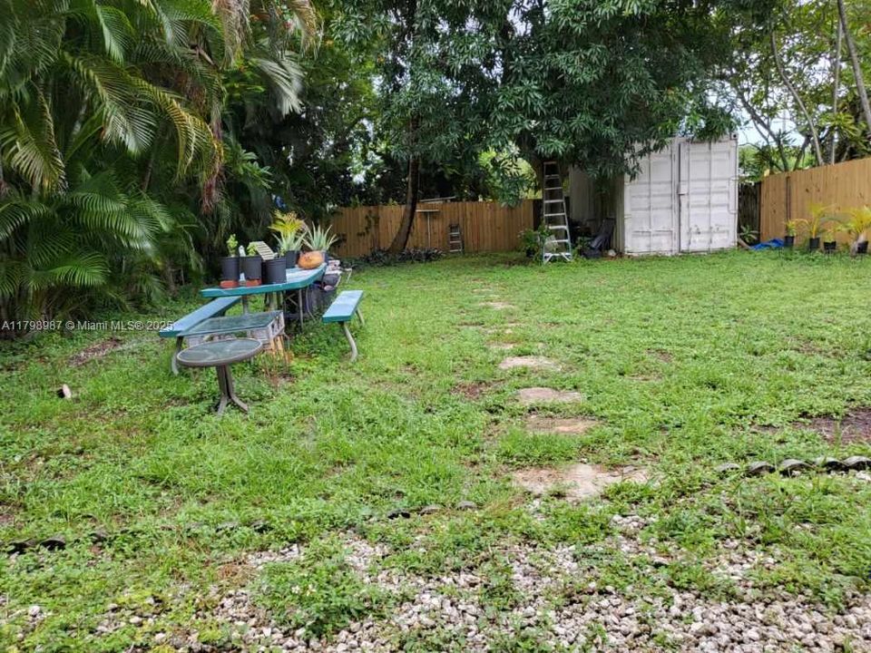 Недавно продано: $348,000 (2 спален, 1 ванн, 972 Квадратных фут)