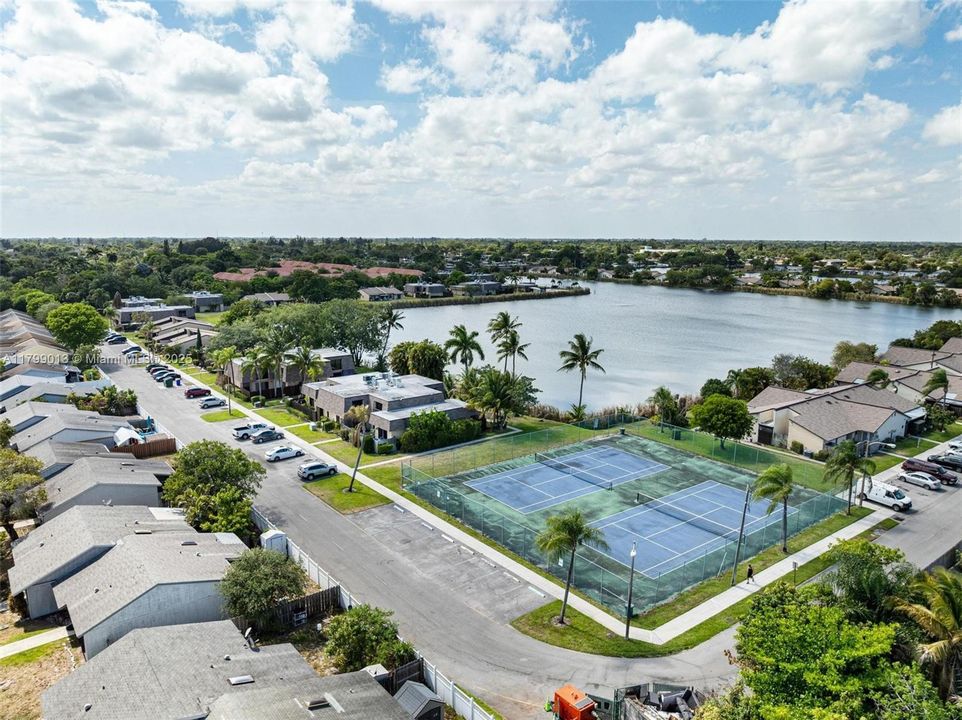 En Venta: $315,000 (3 camas, 2 baños, 1500 Pies cuadrados)