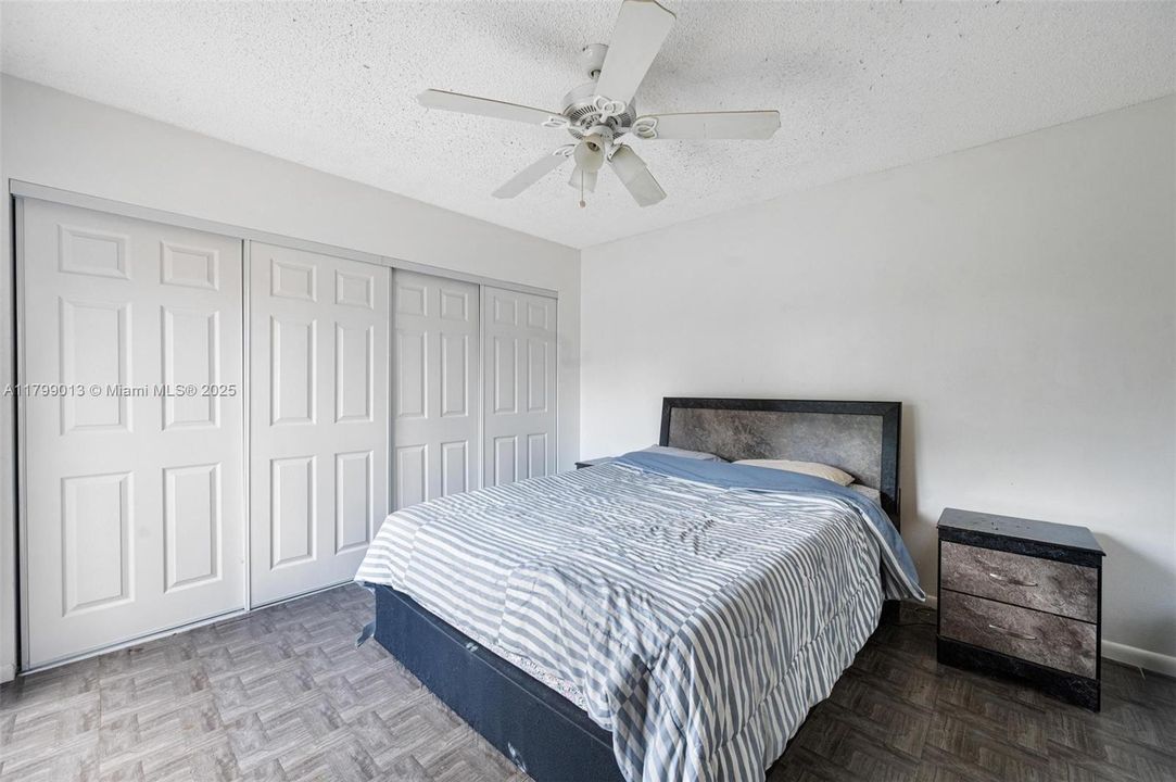 En Venta: $315,000 (3 camas, 2 baños, 1500 Pies cuadrados)