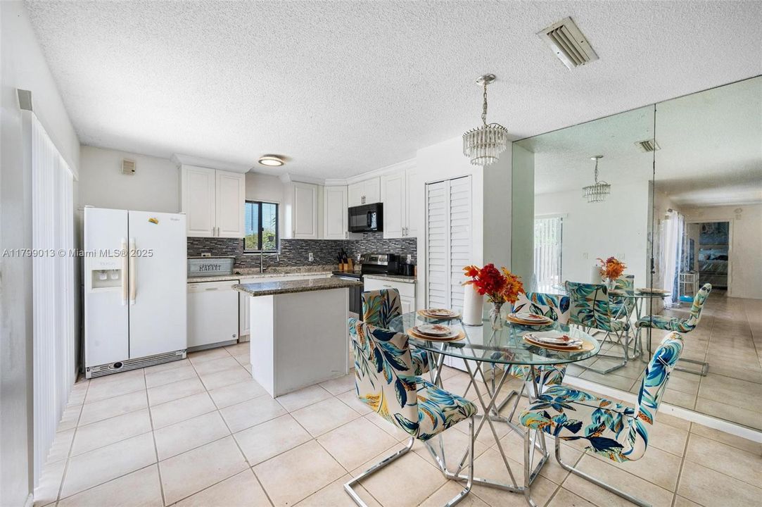 En Venta: $315,000 (3 camas, 2 baños, 1500 Pies cuadrados)