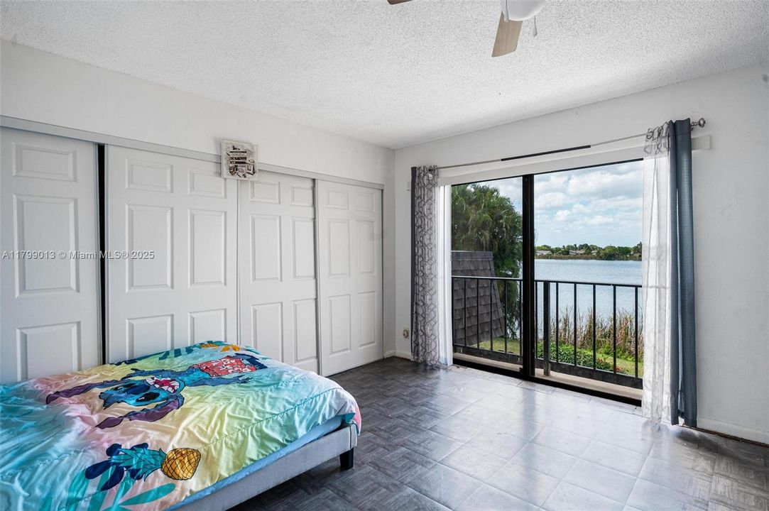 En Venta: $315,000 (3 camas, 2 baños, 1500 Pies cuadrados)