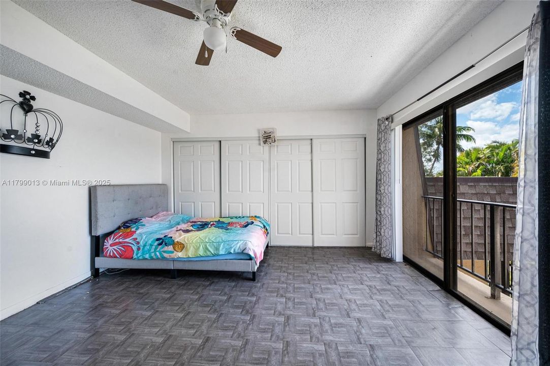 En Venta: $315,000 (3 camas, 2 baños, 1500 Pies cuadrados)