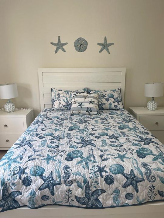 For Sale: $459,000 (2 beds, 2 baths, 1989 Square Feet)