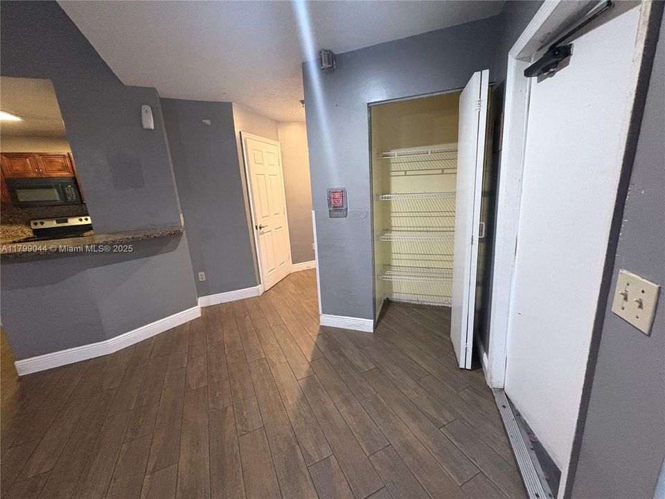 Недавно продано: $610,000 (0 спален, 0 ванн, 2502 Квадратных фут)