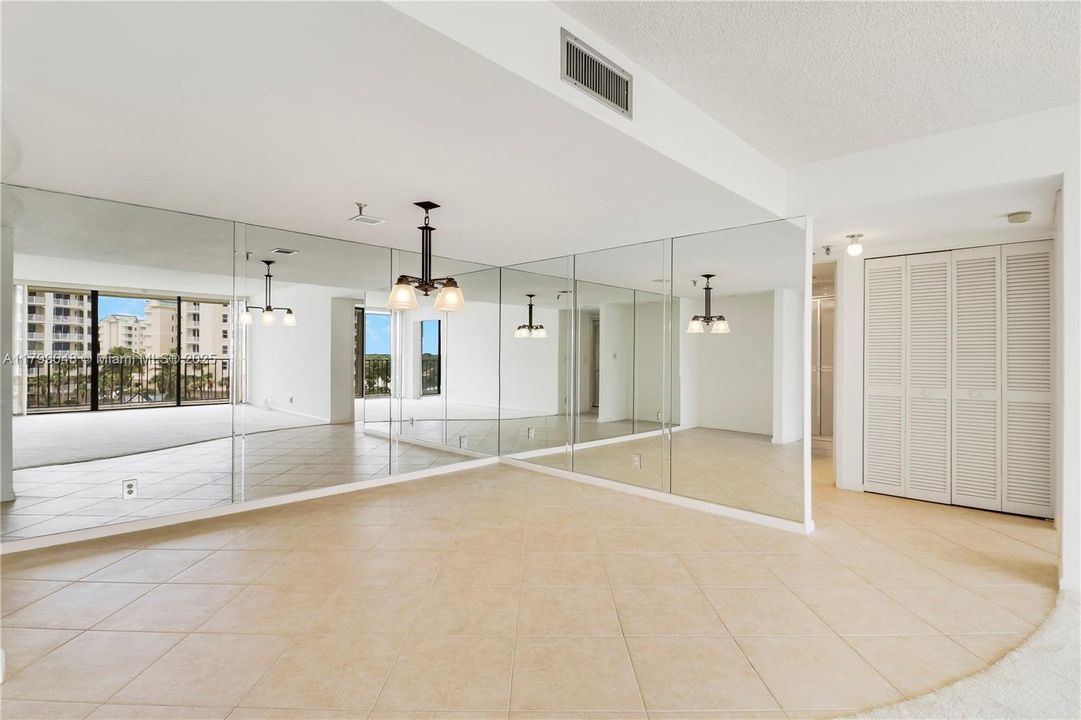 Recently Sold: $800,000 (2 beds, 2 baths, 1485 Square Feet)
