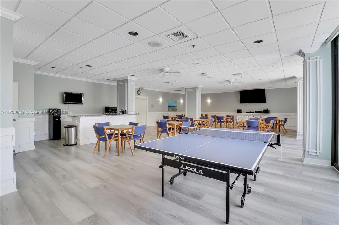 Recently Sold: $800,000 (2 beds, 2 baths, 1485 Square Feet)