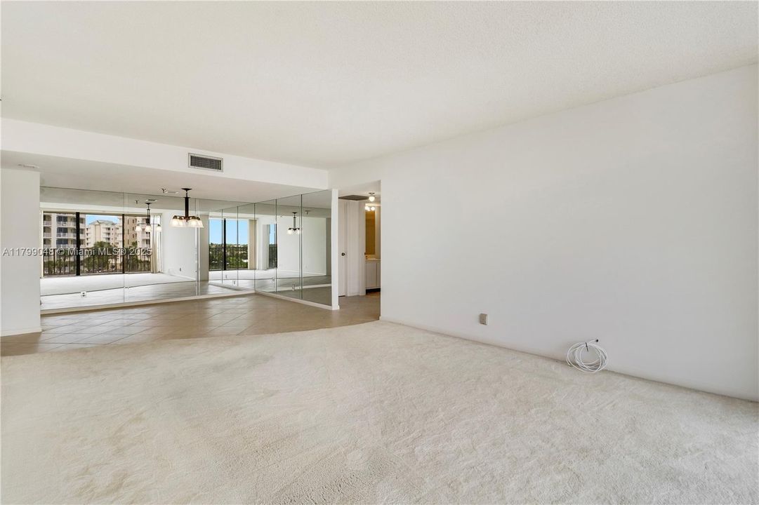 Recently Sold: $800,000 (2 beds, 2 baths, 1485 Square Feet)