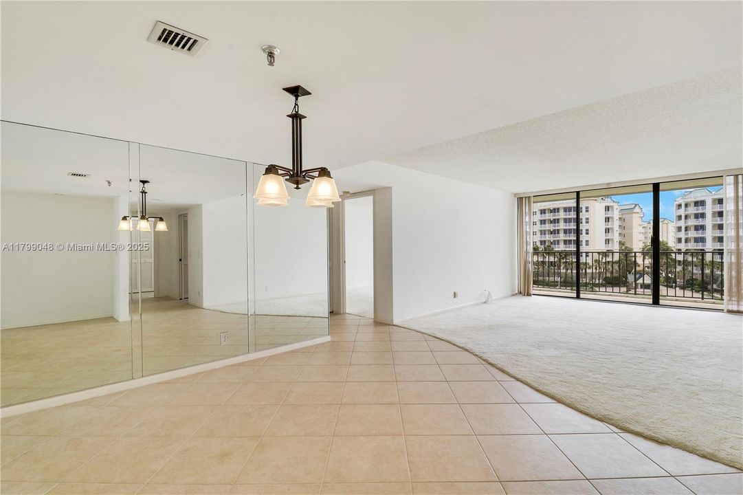 Recently Sold: $800,000 (2 beds, 2 baths, 1485 Square Feet)
