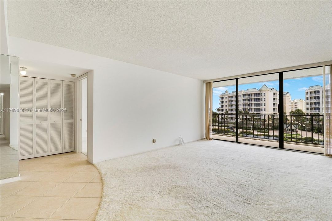 Recently Sold: $800,000 (2 beds, 2 baths, 1485 Square Feet)