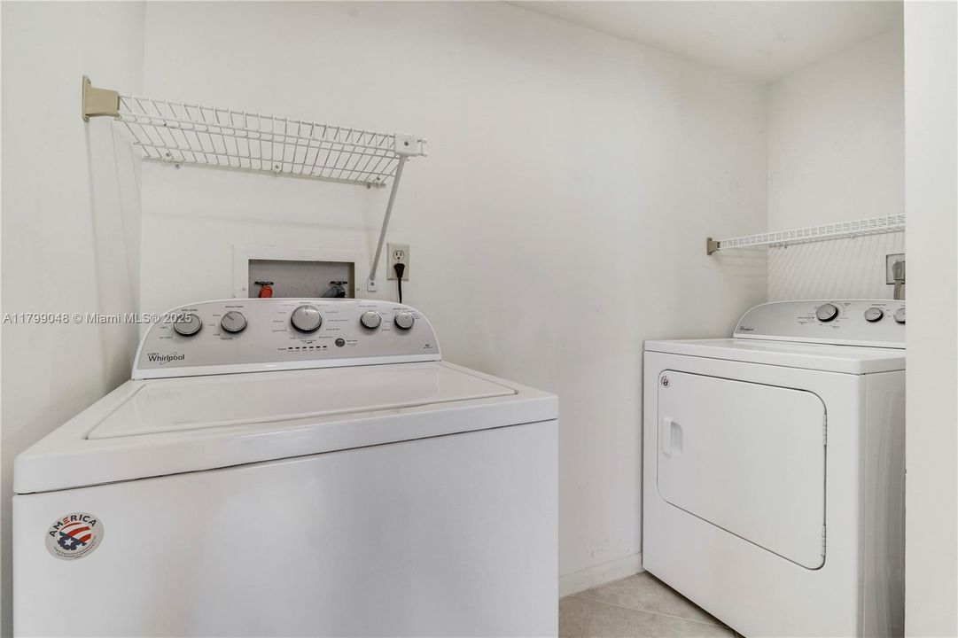 Recently Sold: $800,000 (2 beds, 2 baths, 1485 Square Feet)