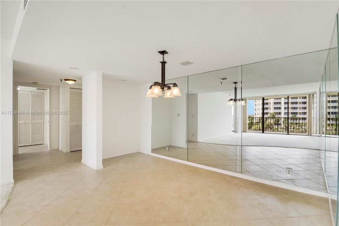 Recently Sold: $800,000 (2 beds, 2 baths, 1485 Square Feet)