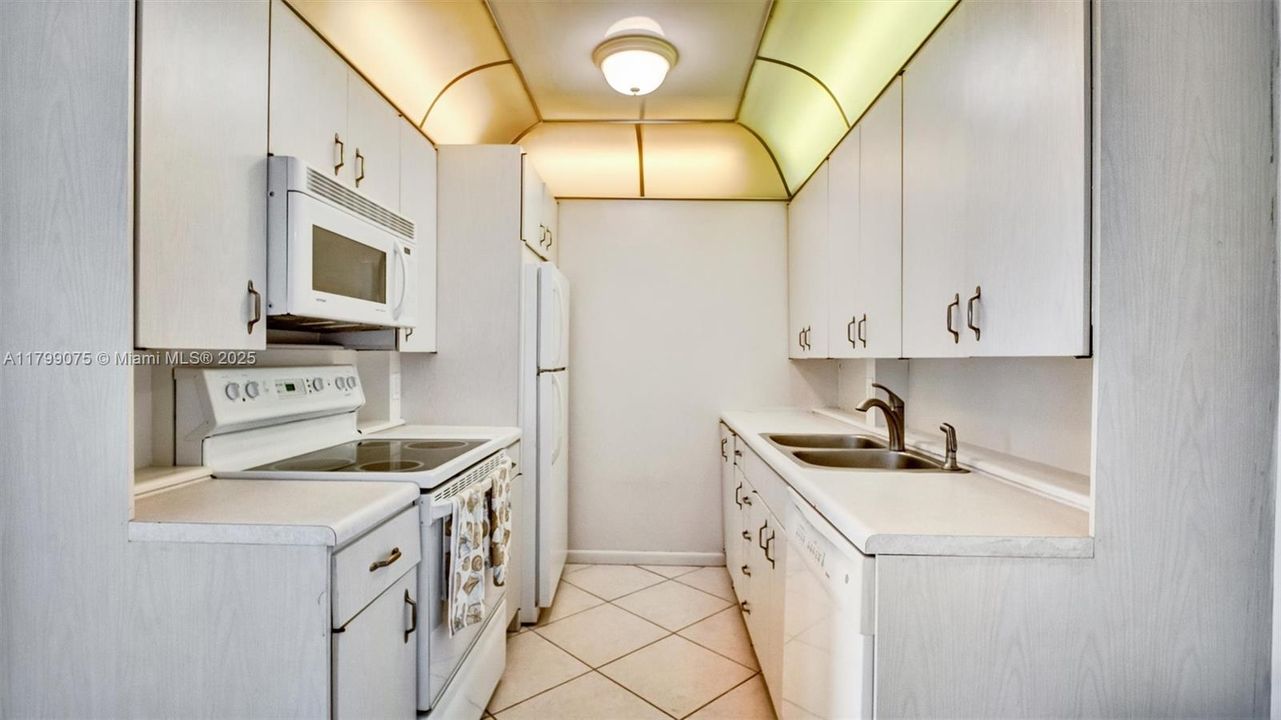 На продажу: $95,000 (1 спален, 1 ванн, 738 Квадратных фут)