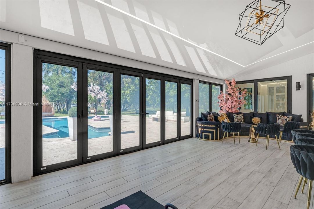 待售: $2,900,000 (5 贝兹, 2 浴室, 4396 平方英尺)