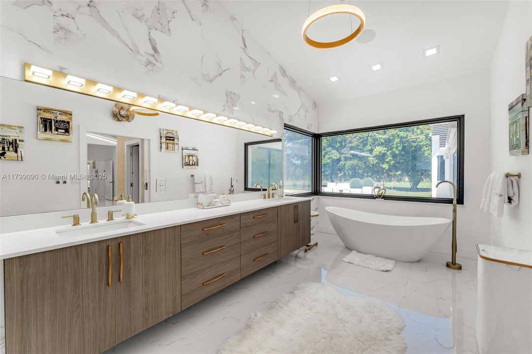 待售: $2,900,000 (5 贝兹, 2 浴室, 4396 平方英尺)