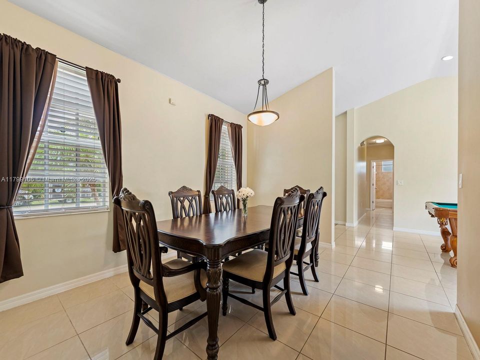 Recently Sold: $799,900 (4 beds, 3 baths, 2401 Square Feet)