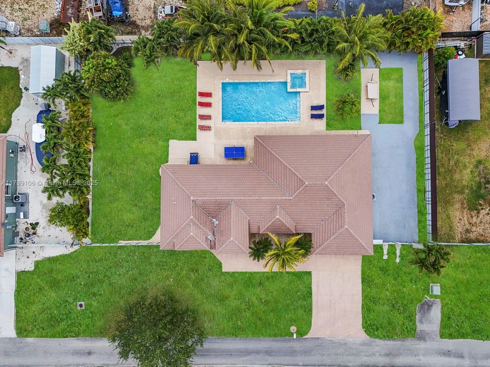 Recently Sold: $799,900 (4 beds, 3 baths, 2401 Square Feet)