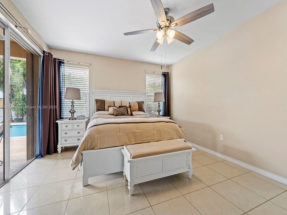 Recently Sold: $799,900 (4 beds, 3 baths, 2401 Square Feet)