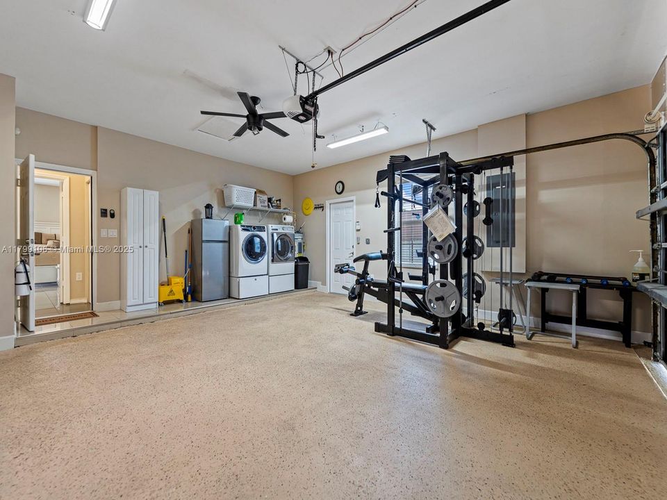 Recently Sold: $799,900 (4 beds, 3 baths, 2401 Square Feet)