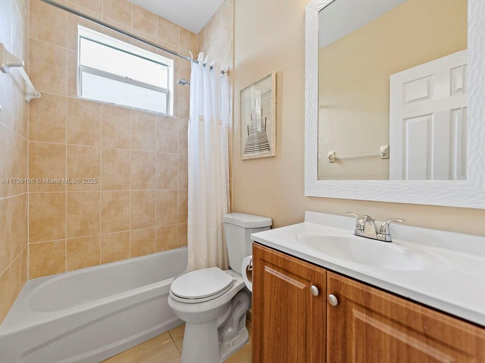 Recently Sold: $799,900 (4 beds, 3 baths, 2401 Square Feet)