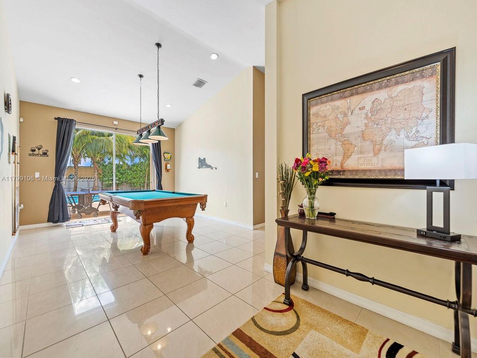 Recently Sold: $799,900 (4 beds, 3 baths, 2401 Square Feet)