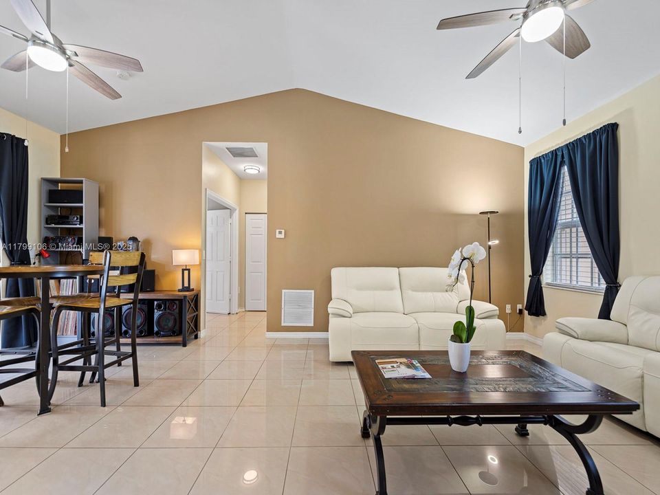 Recently Sold: $799,900 (4 beds, 3 baths, 2401 Square Feet)