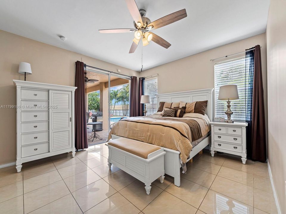 Recently Sold: $799,900 (4 beds, 3 baths, 2401 Square Feet)