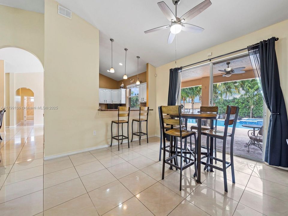 Recently Sold: $799,900 (4 beds, 3 baths, 2401 Square Feet)