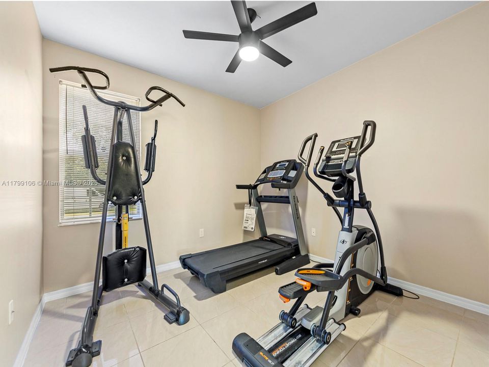 Recently Sold: $799,900 (4 beds, 3 baths, 2401 Square Feet)