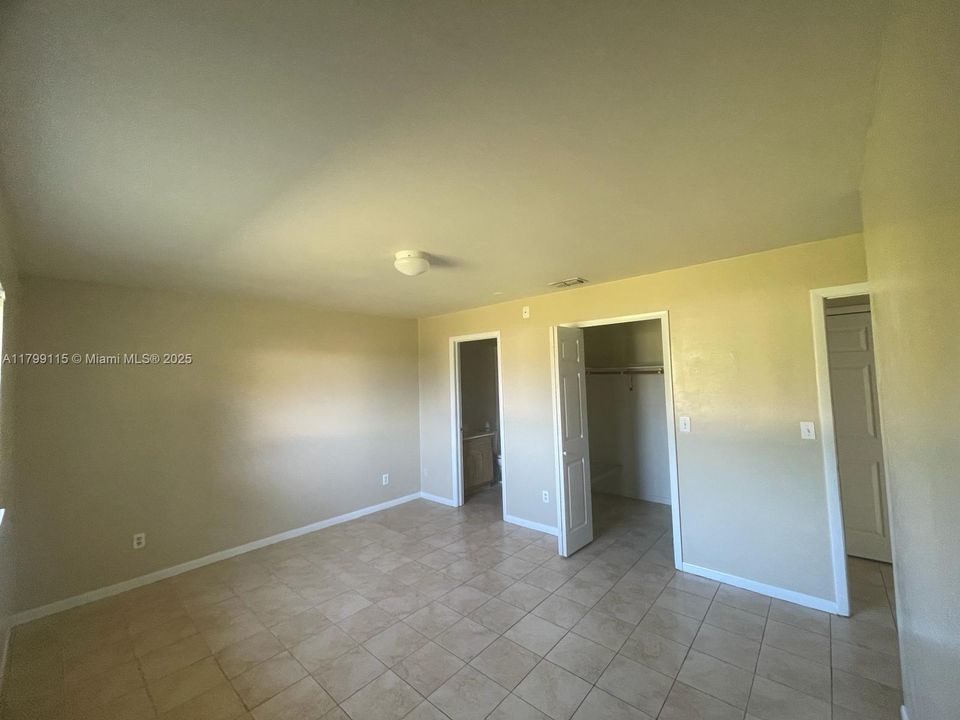 出租: $1,950 (3 贝兹, 2 浴室, 0 平方英尺)