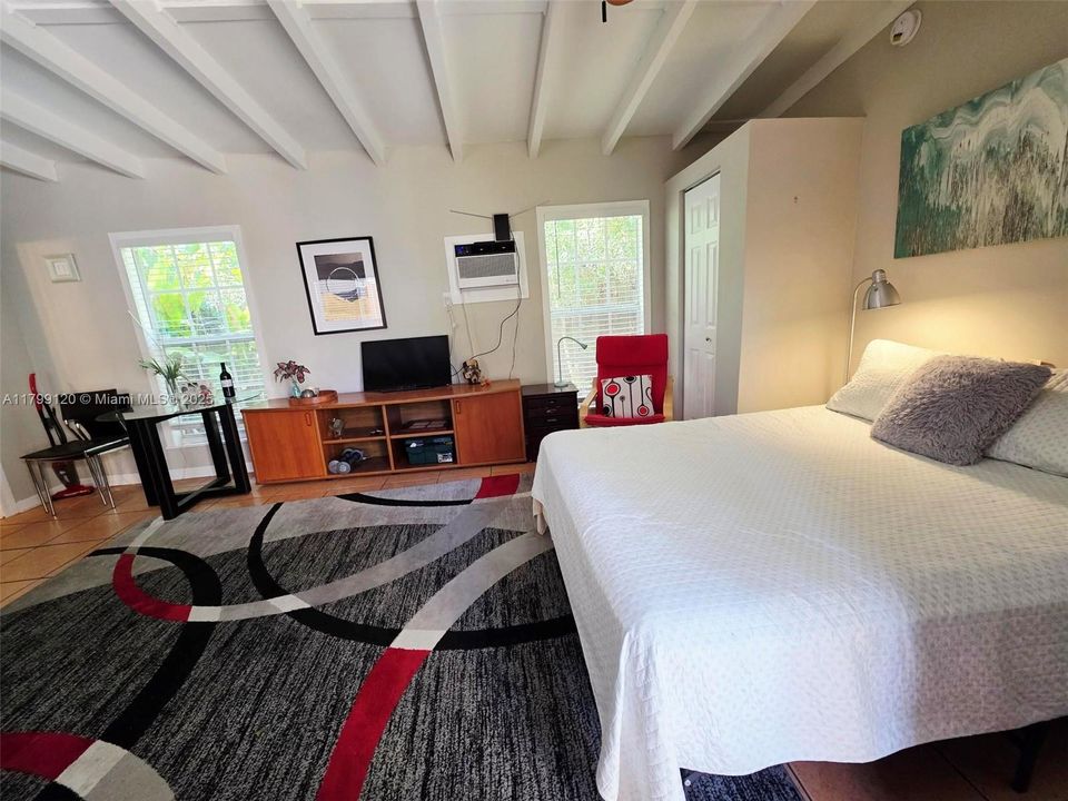 For Sale: $184,900 (0 beds, 1 baths, 400 Square Feet)