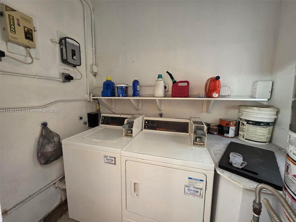 For Sale: $184,900 (0 beds, 1 baths, 400 Square Feet)