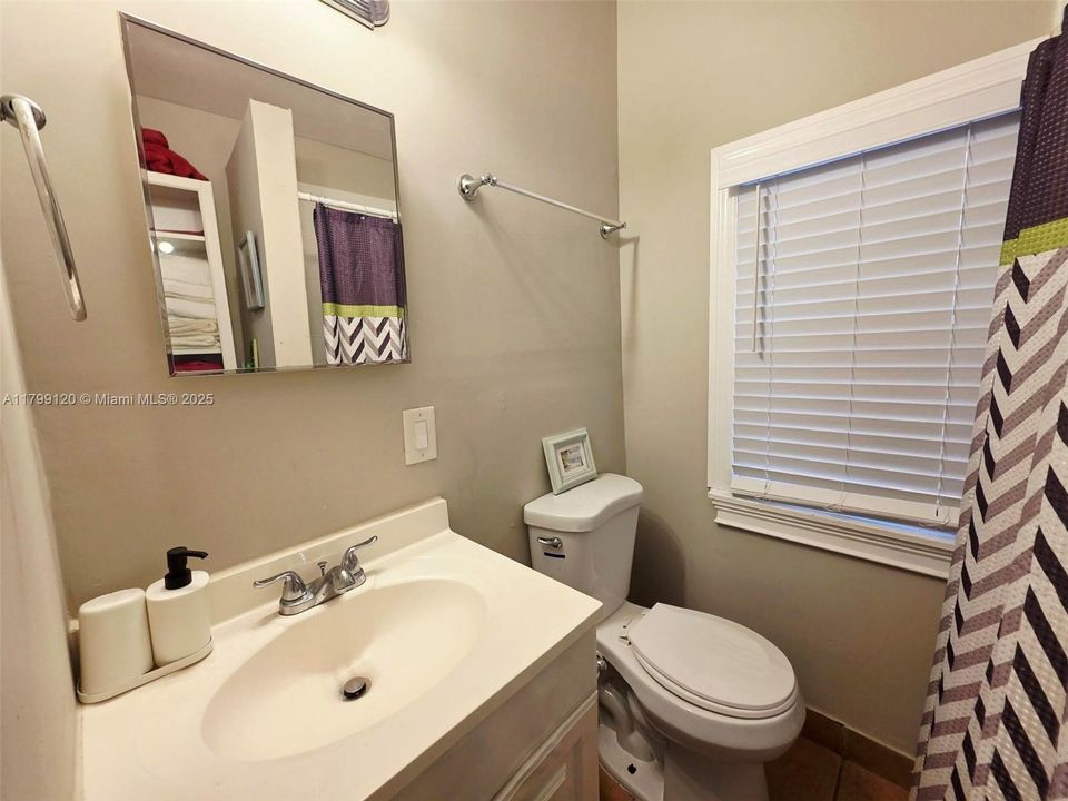 For Sale: $184,900 (0 beds, 1 baths, 400 Square Feet)