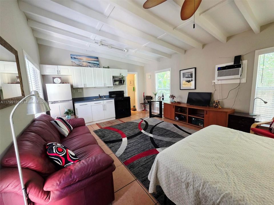 For Sale: $184,900 (0 beds, 1 baths, 400 Square Feet)