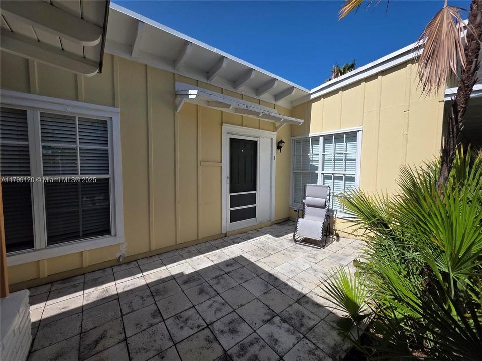 For Sale: $184,900 (0 beds, 1 baths, 400 Square Feet)