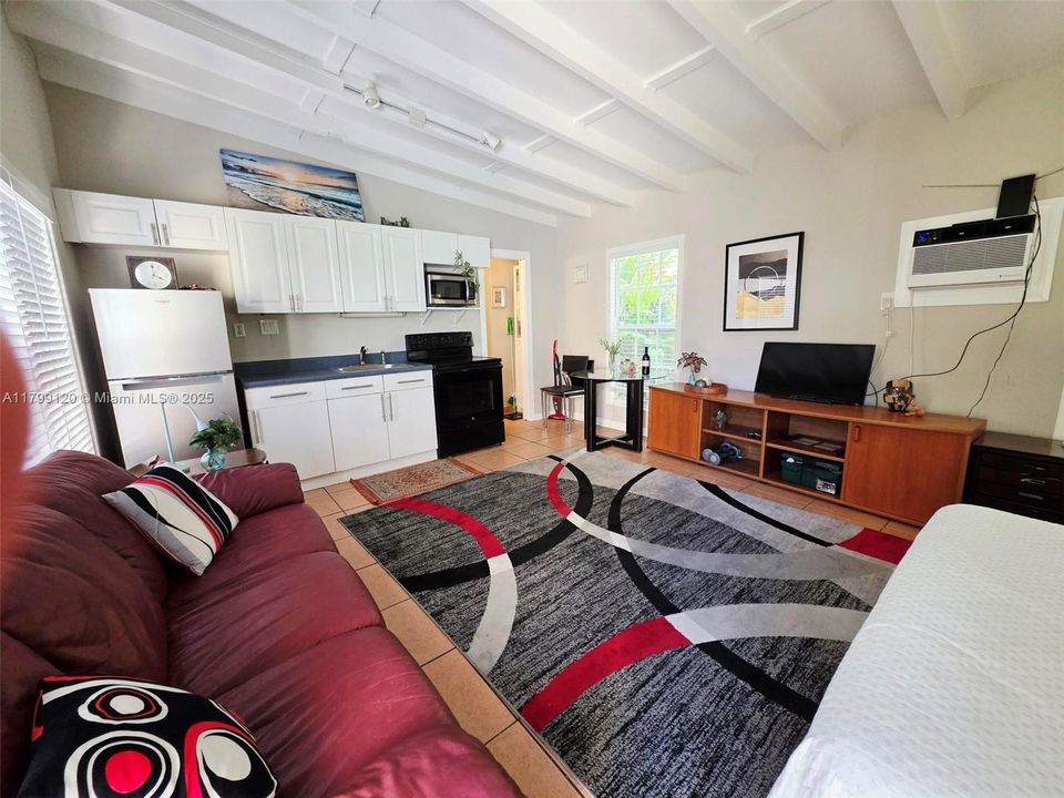 For Sale: $184,900 (0 beds, 1 baths, 400 Square Feet)