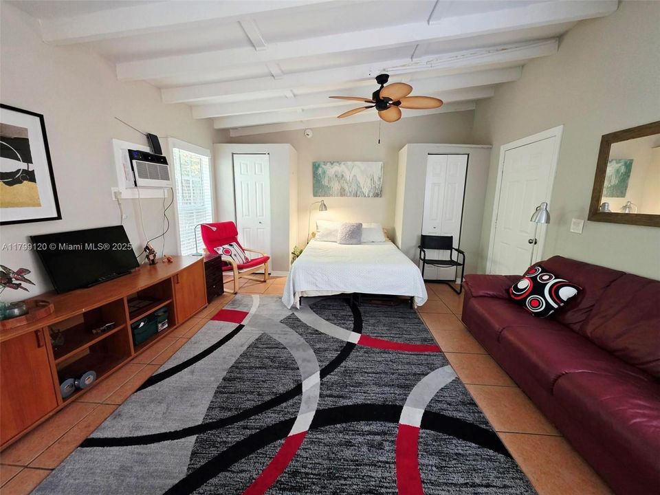 For Sale: $184,900 (0 beds, 1 baths, 400 Square Feet)