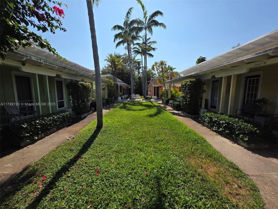 For Sale: $184,900 (0 beds, 1 baths, 400 Square Feet)