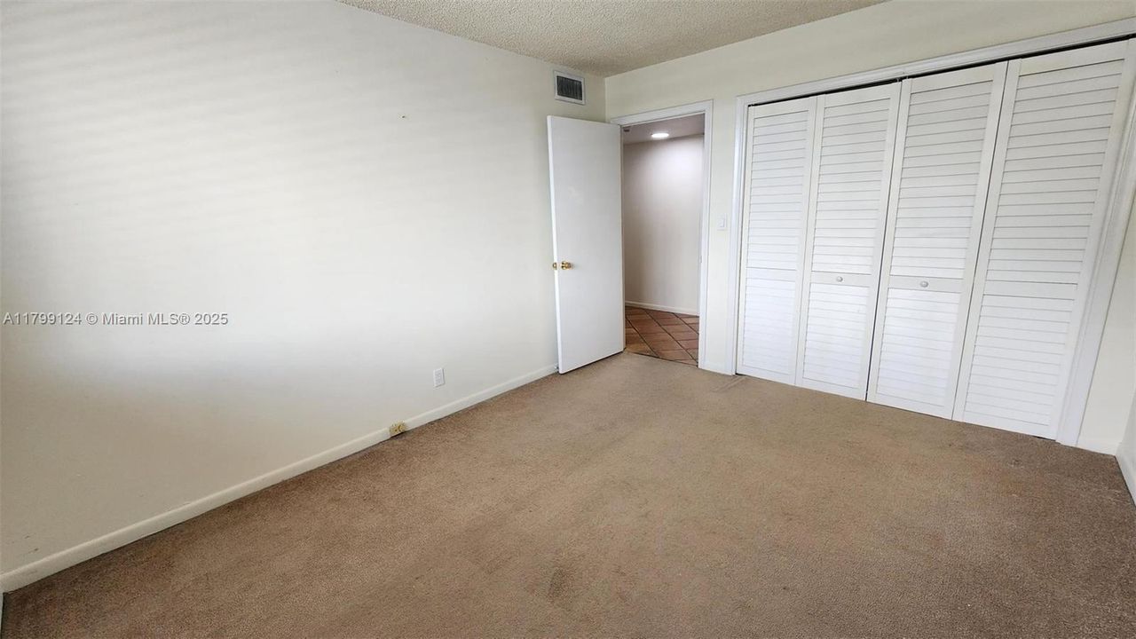 Recently Sold: $300,000 (2 beds, 2 baths, 1425 Square Feet)