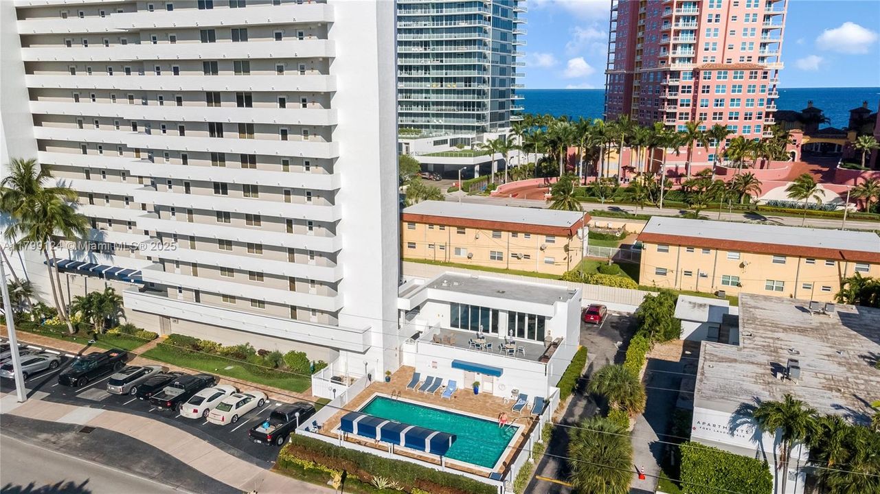 Recently Sold: $300,000 (2 beds, 2 baths, 1425 Square Feet)